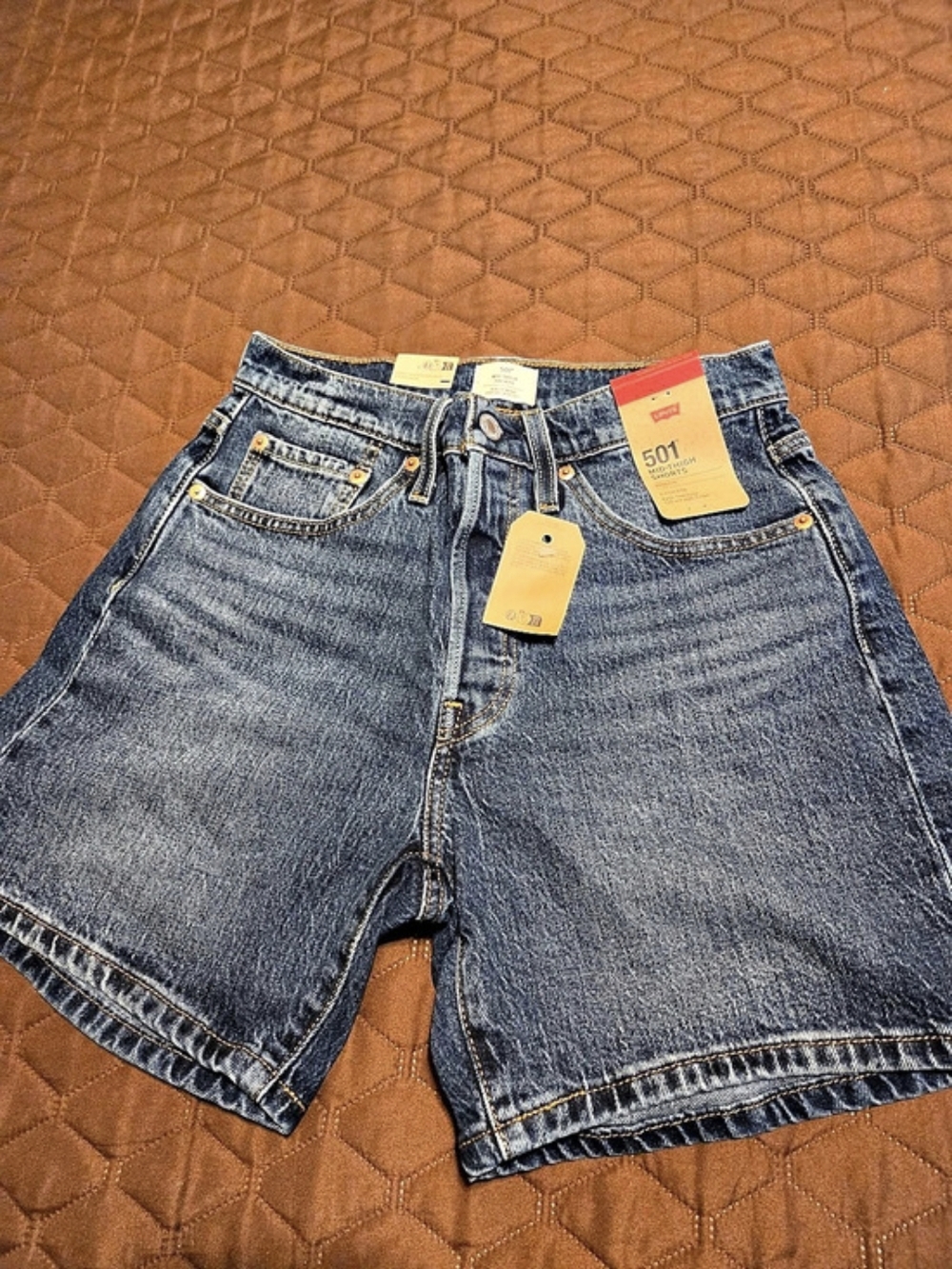Levi's 501 Mid-Thigh Shorts Denim Shorts in Blue Waist 27 NWT